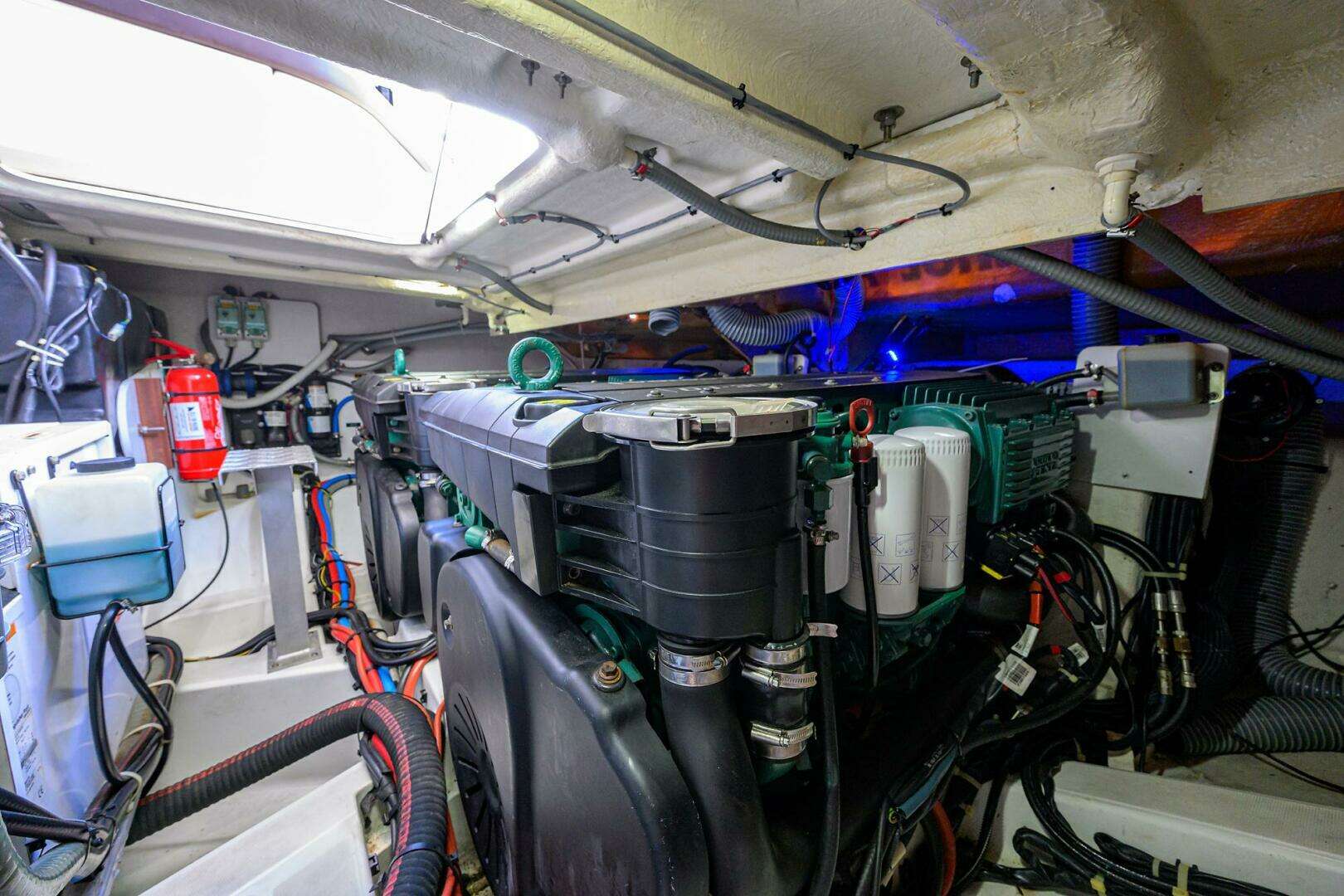 2015 Beneteau 38 GT - Image 46