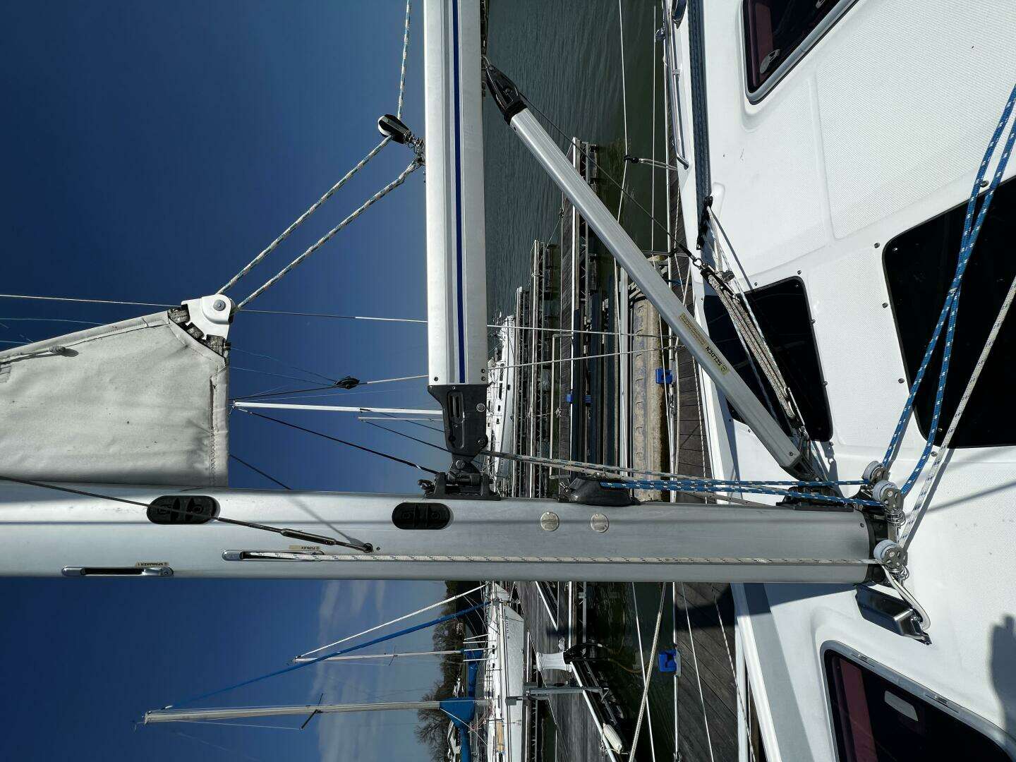 2004 Hunter 33 - Image 21
