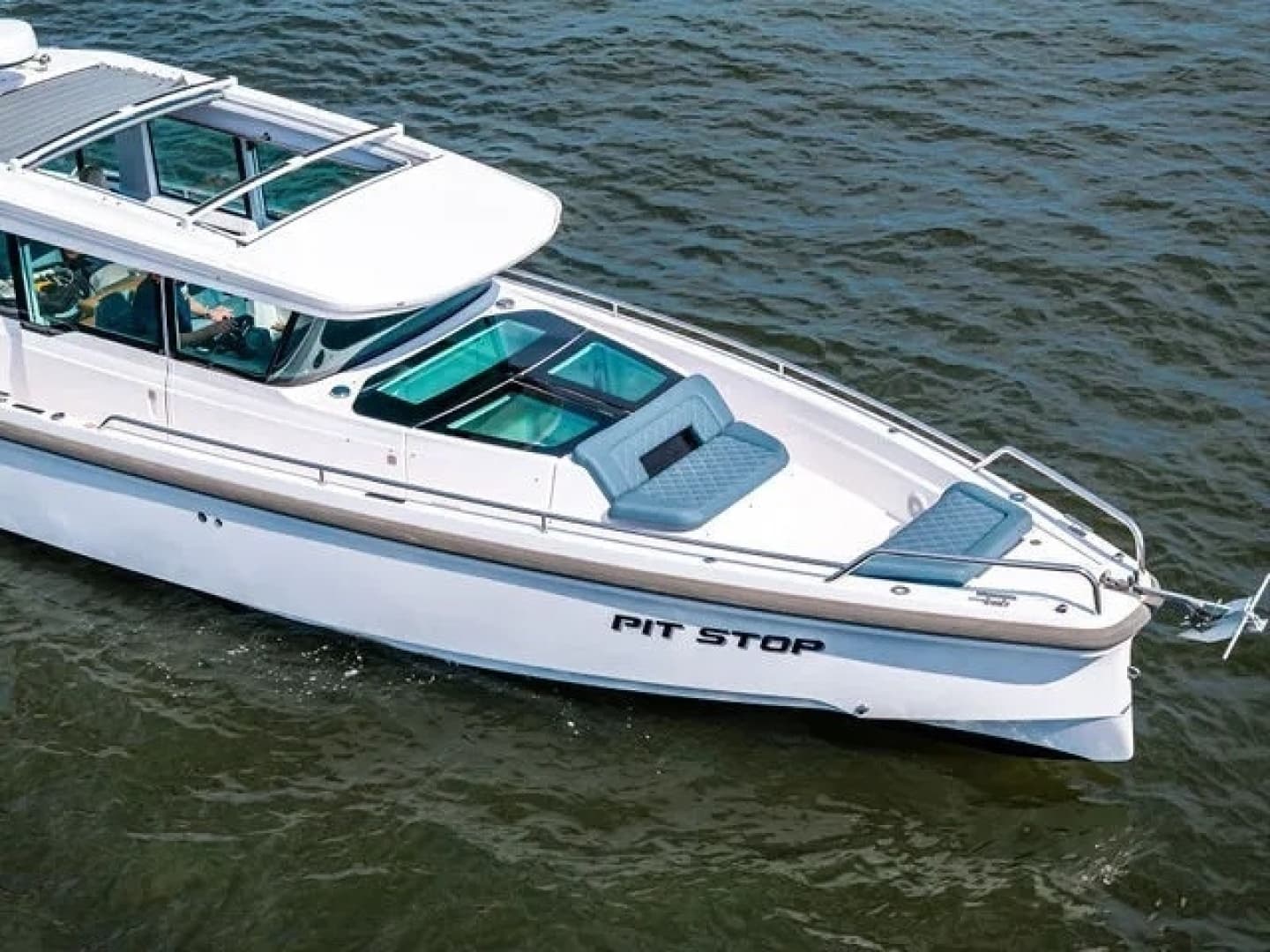 2022 Axopar 37 XC CROSS CABIN - Image 46