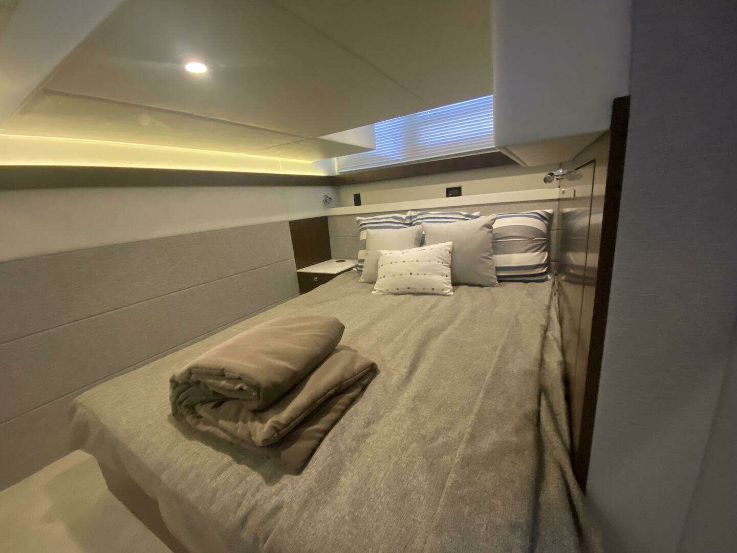 2023 Cruisers 42 Cantius - Image 12