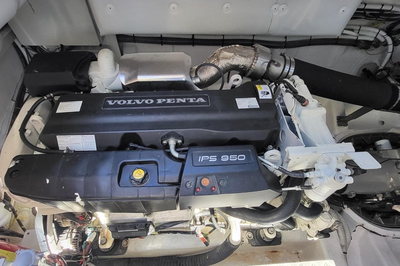 Volvo Penta IPS 950 engine in 2023 VanDutch 56 yacht.