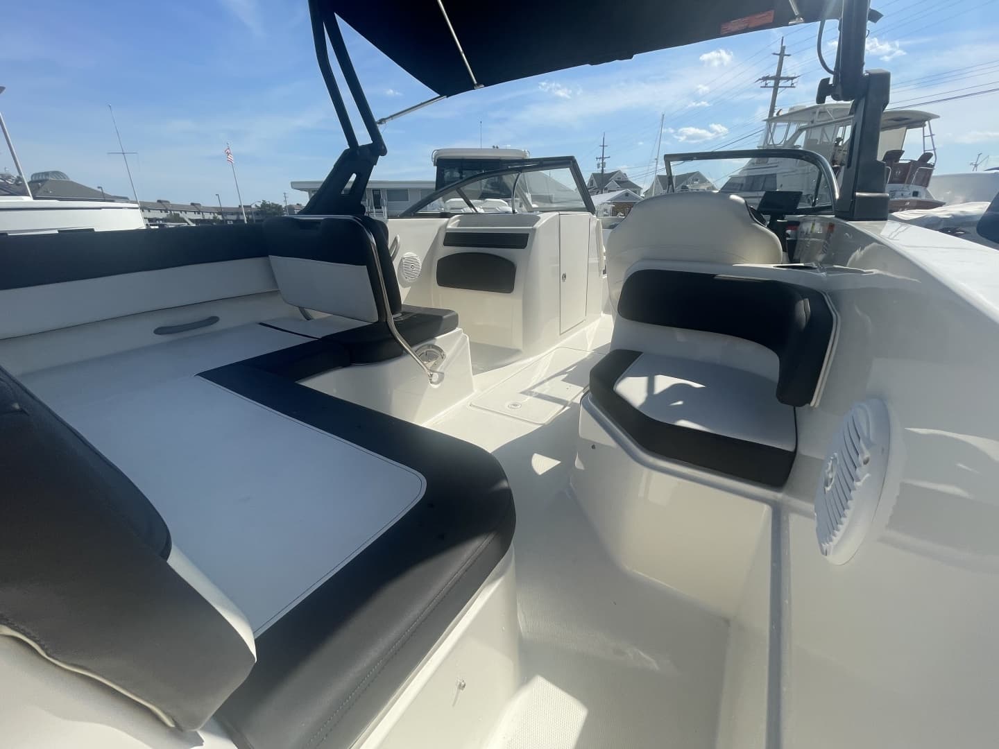 2019 Bayliner VR6 Bowrider I/O - Image 6
