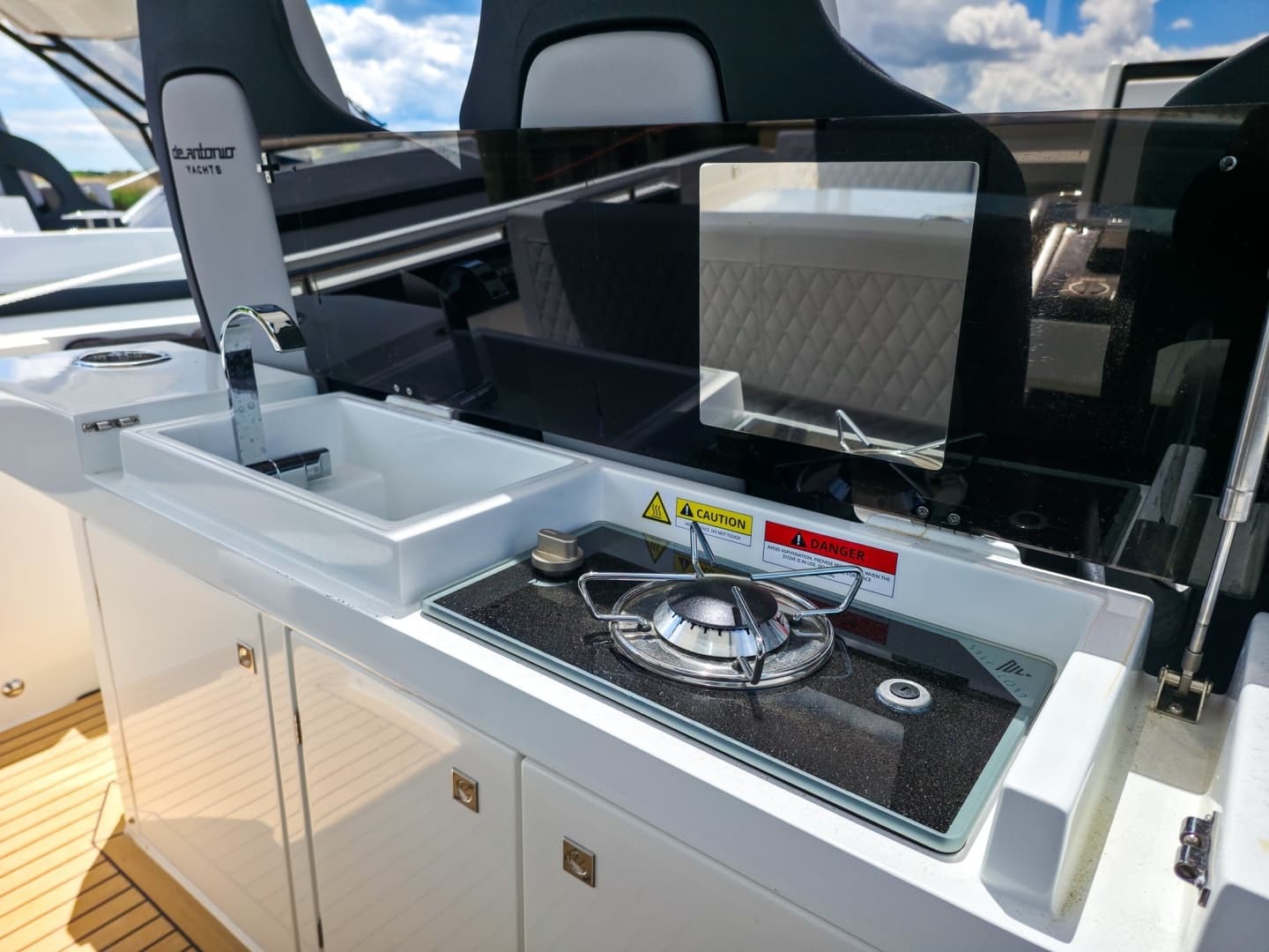 2026 De Antonio Yachts D32 - Image 18