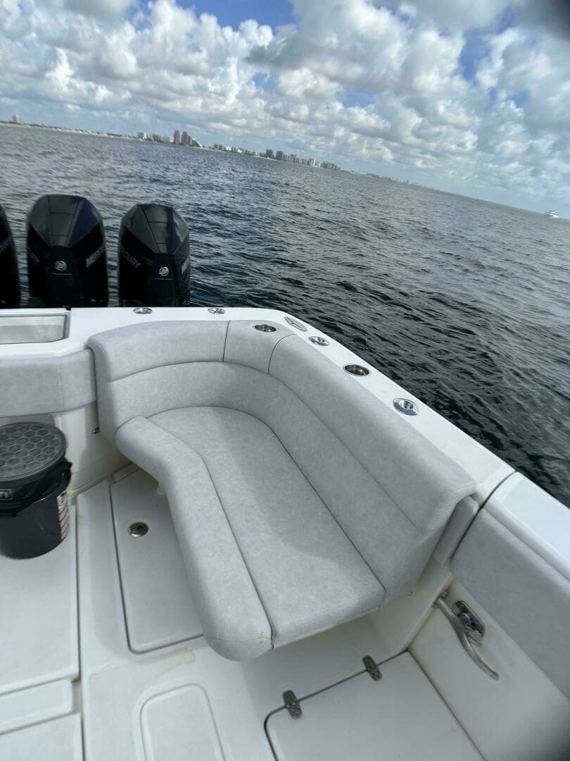 2022 SeaVee 390z Center Console - Image 27