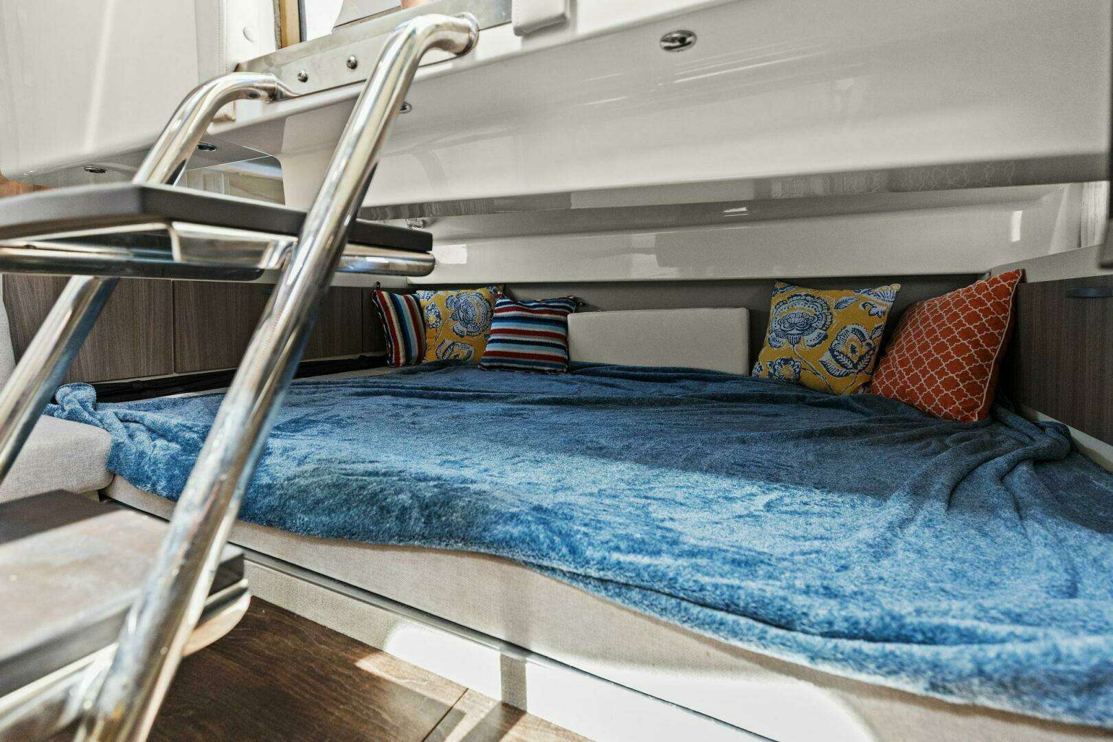 2020 Regal 33 SAV - Image 57