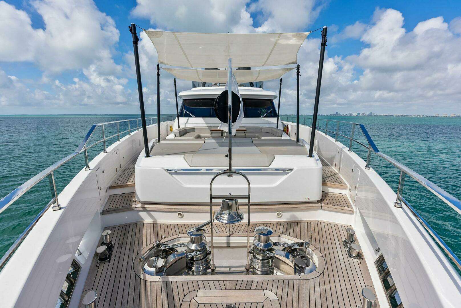 2023 Custom Line 33 Navetta - Image 18