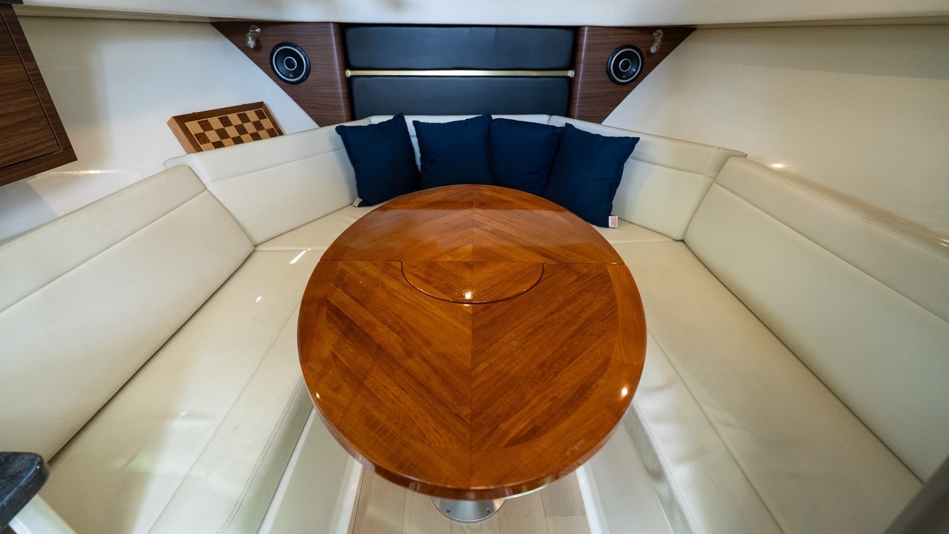 2020 Boston Whaler 325 Conquest - Image 47