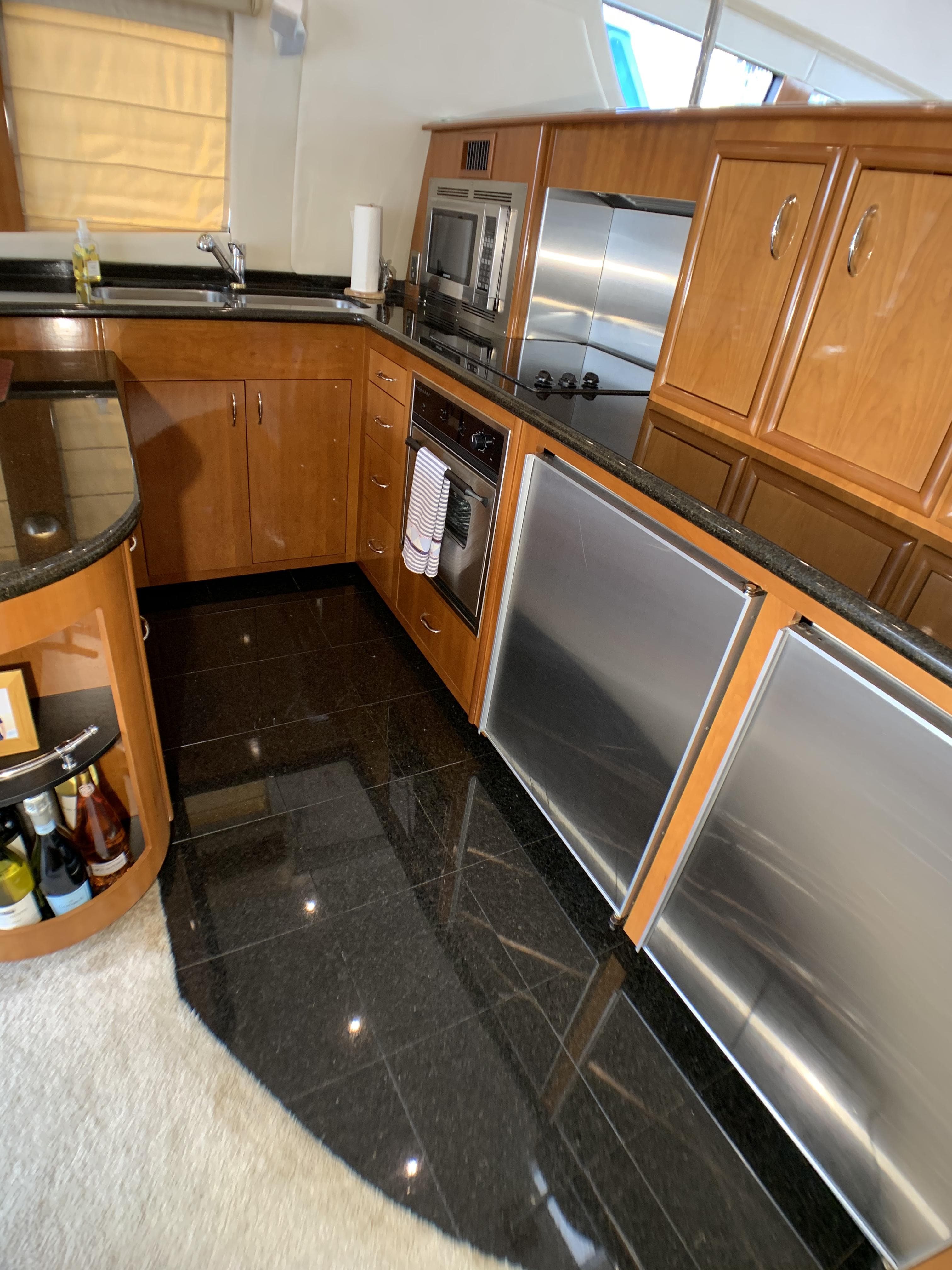 2006 Carver 56 Voyager - 61