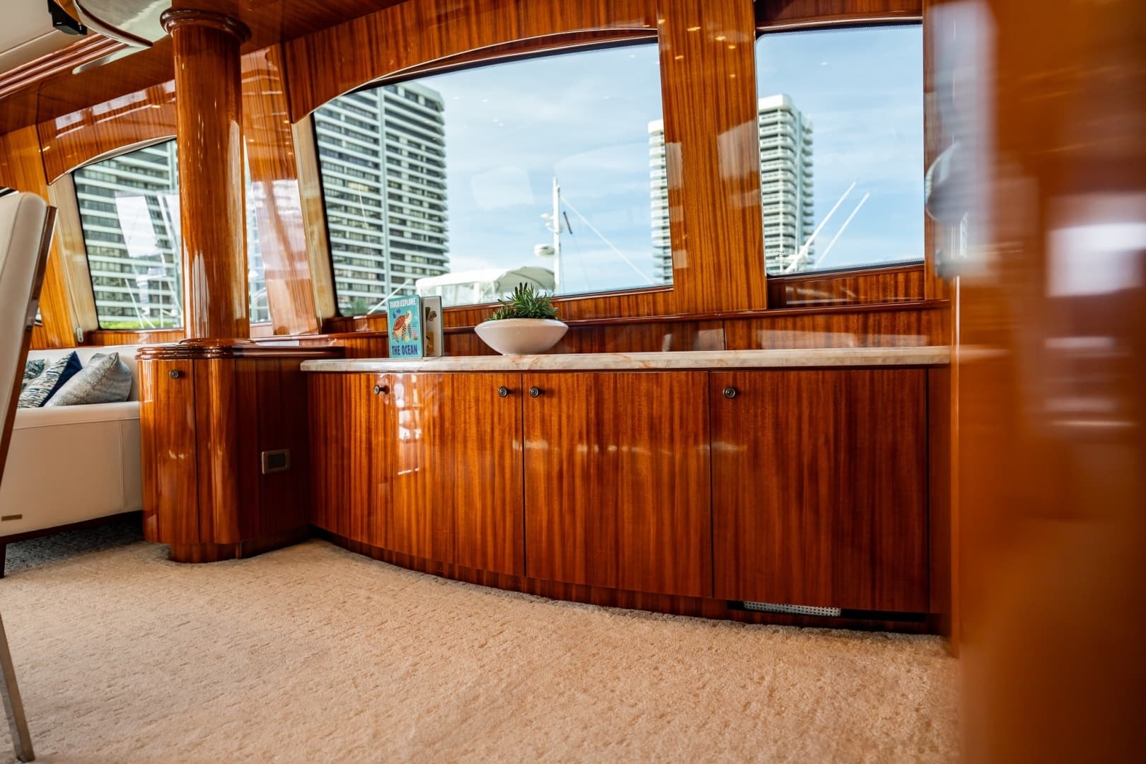 2012 Hatteras — - Image 22