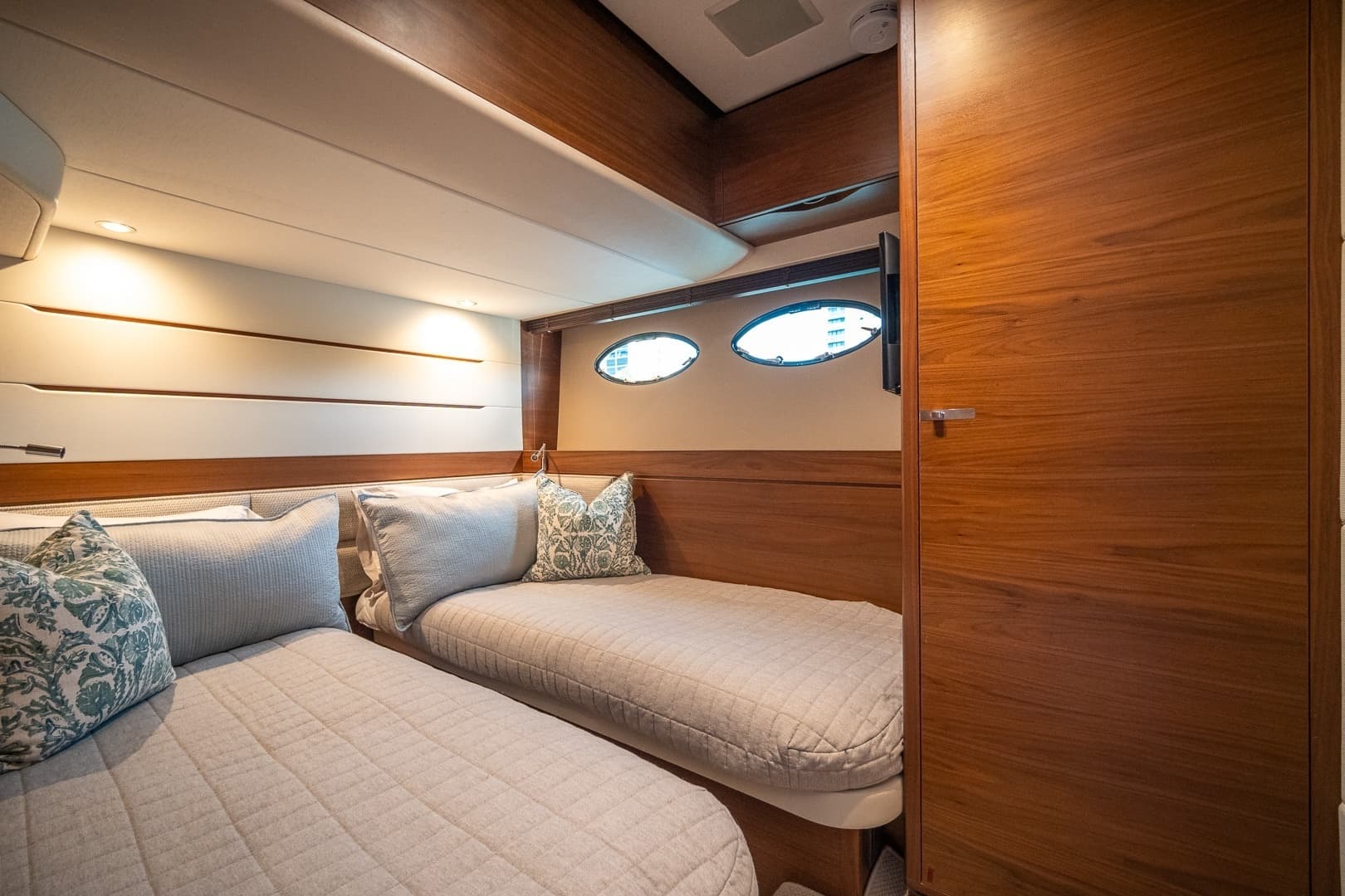 2017 Princess 68 Flybridge - Image 53