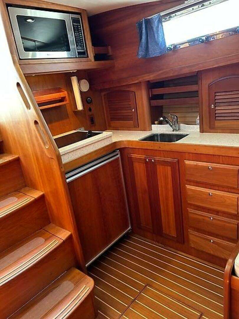 2004 Sabre 42 Express - Image 21