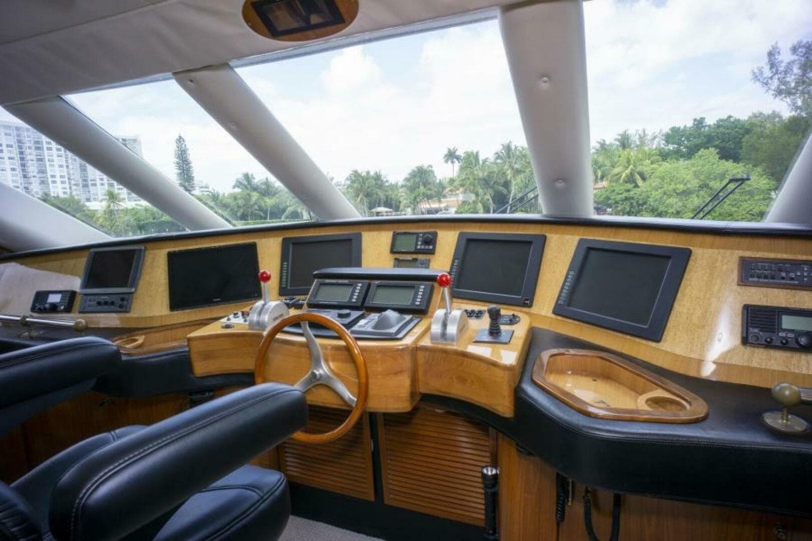 2005 Sea Force IX Enclosed Flybridge - Image 45