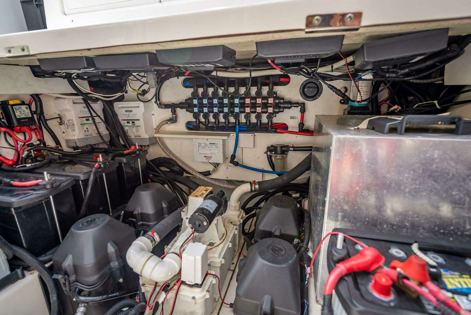 2016 Boston Whaler — - Image 88