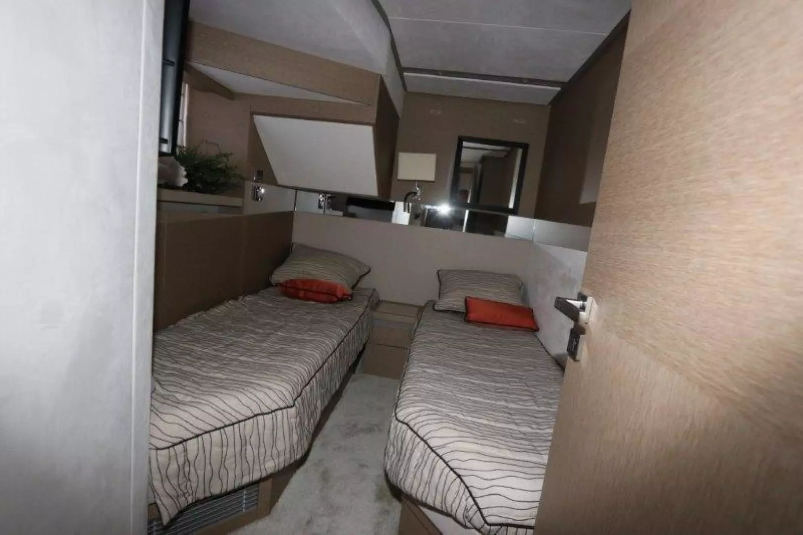 2017 Prestige Motoryacht - Image 20