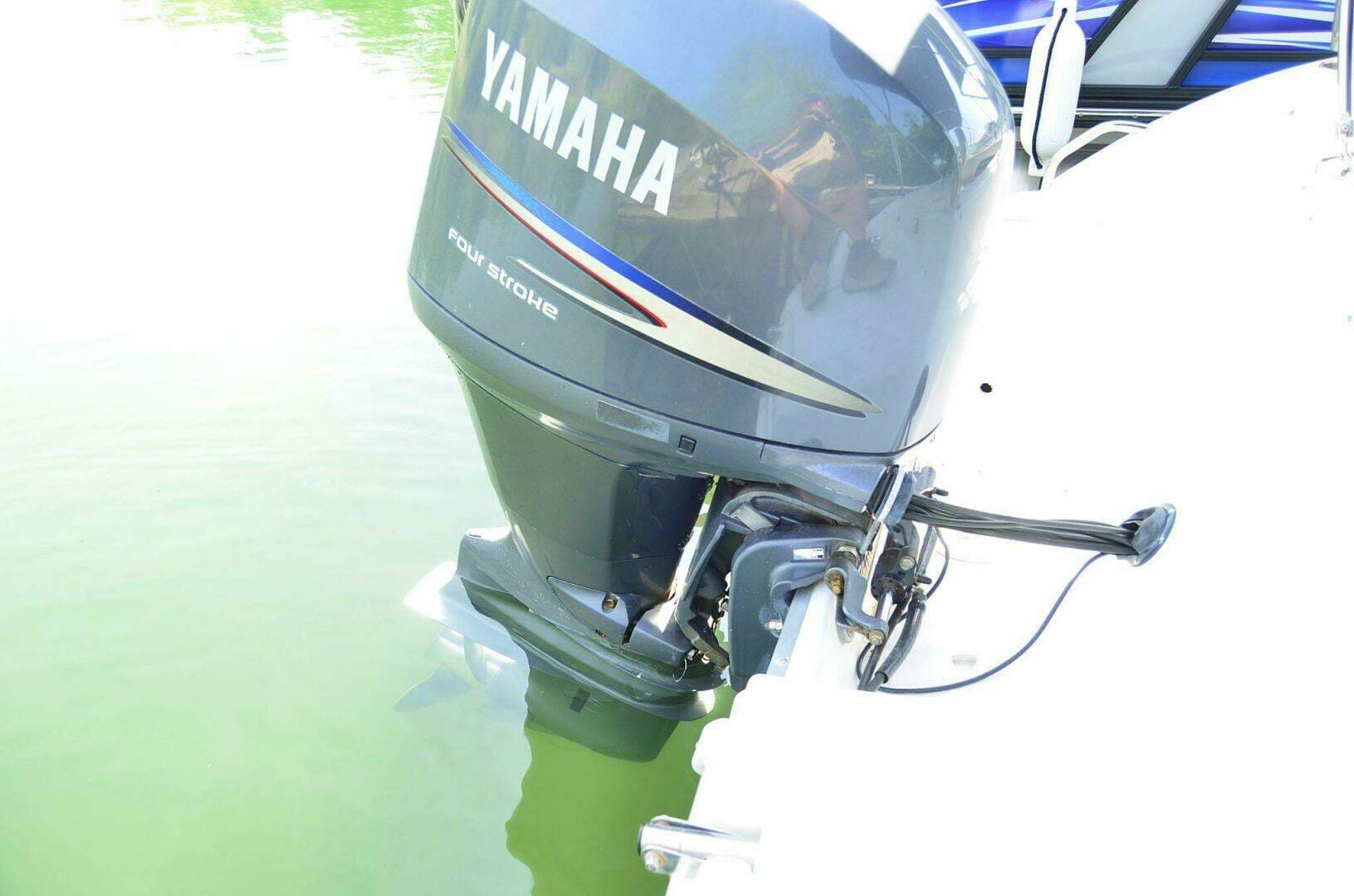 2011 Hurricane SunDeck 217 OB - Image 25