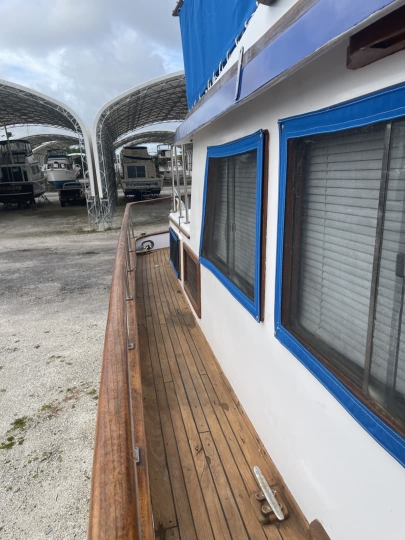 1981 Albin 36 Double Cabin - Image 16