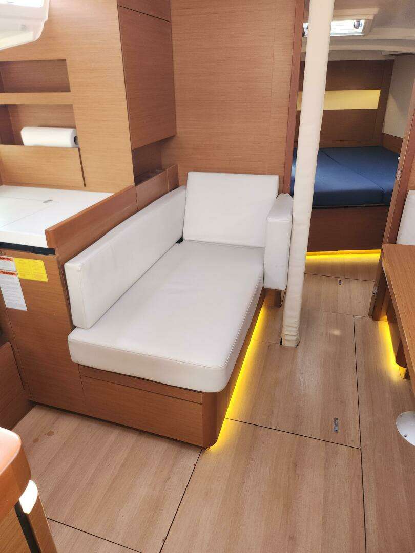 2020 Jeanneau Sun Odyssey 410 - Image 30