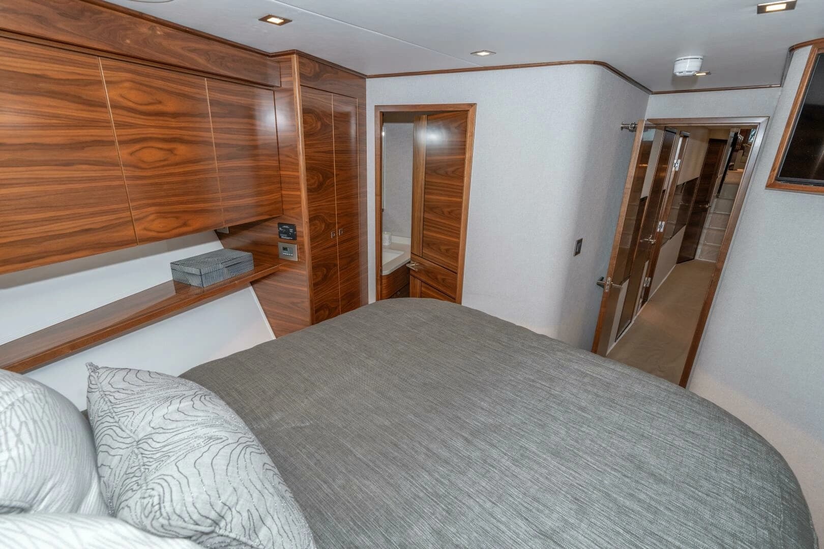 2025 Viking 90C - Image 53