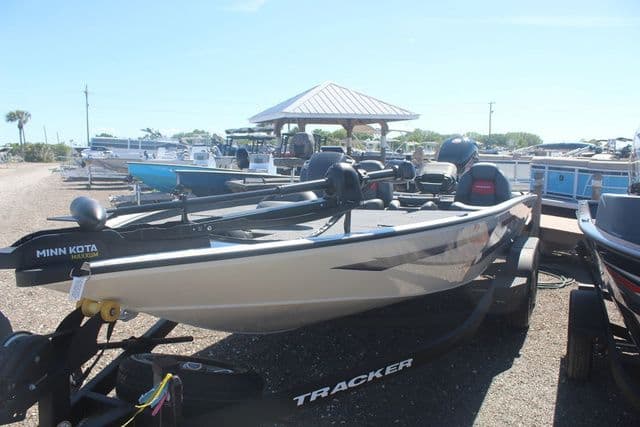 2025 Tracker Savage 215 - 3