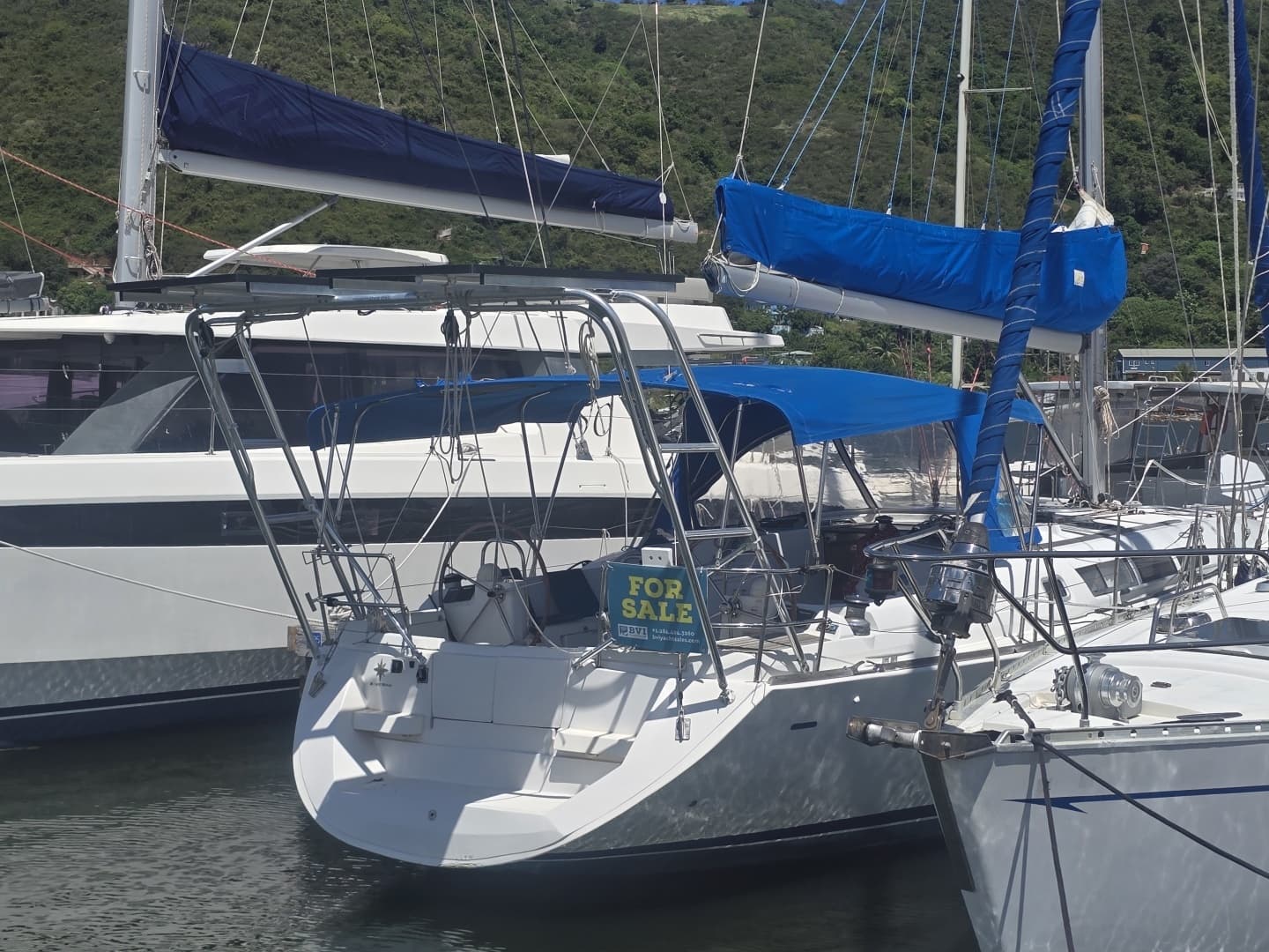 2010 Jeanneau 44I - Image 2