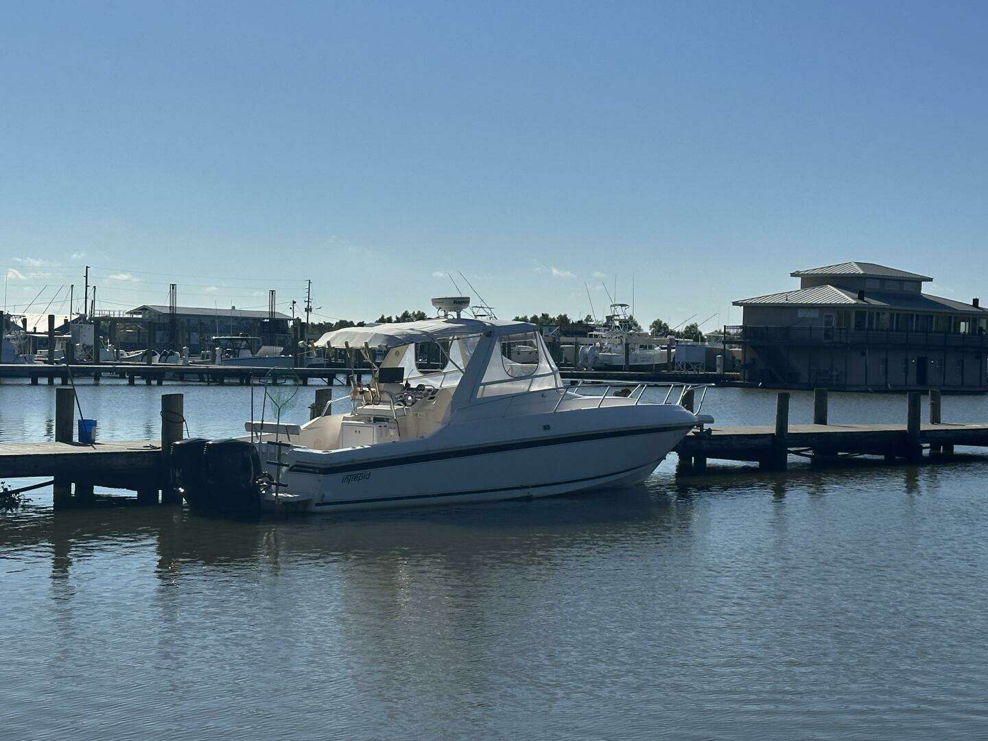 1994 Intrepid 376 Walkaround - Image 4