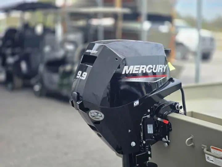 Mercury 9.9 outboard motor on Tracker Grizzly 15 Jon 2026.