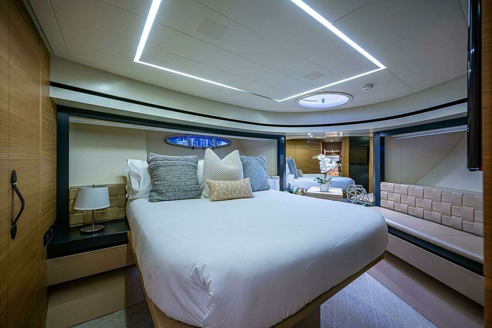 2014 Pershing Pershing 92 - Image 17
