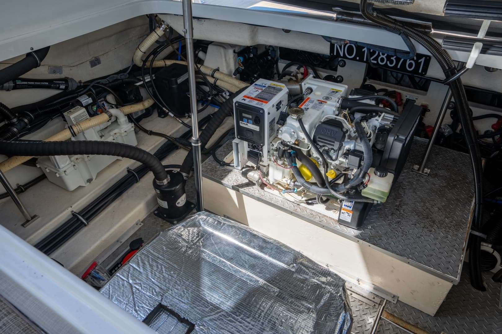 2018 Formula 350 Crossover Bowrider - Image 35