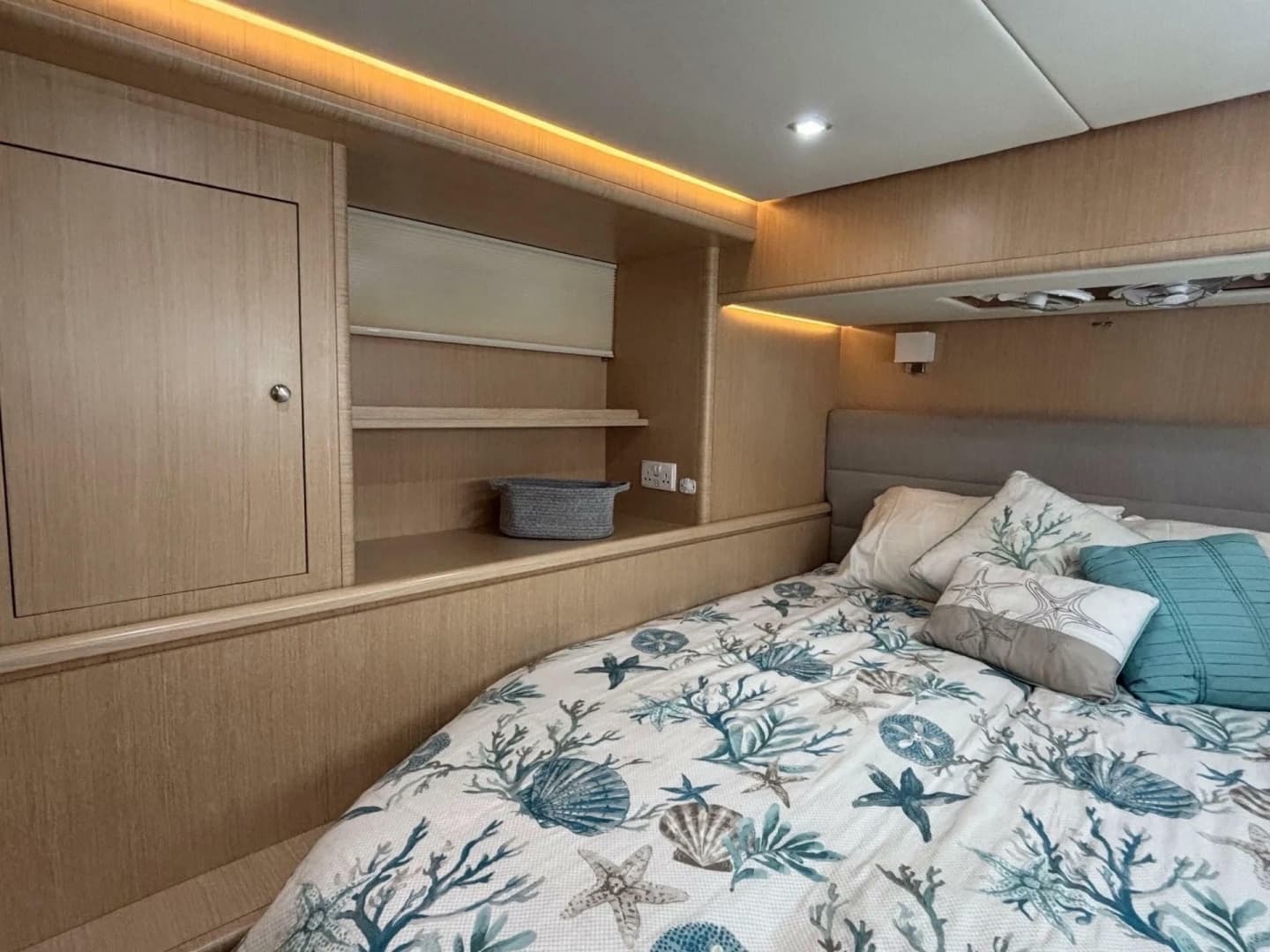 2022 Seawind 1600 - Image 17