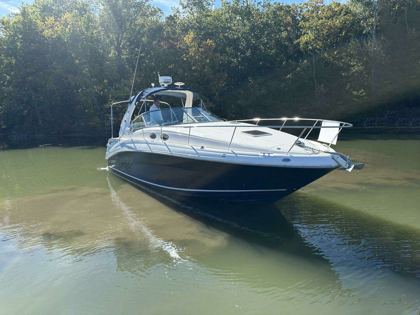 2005 Sea Ray 320 Sundancer - Image 3