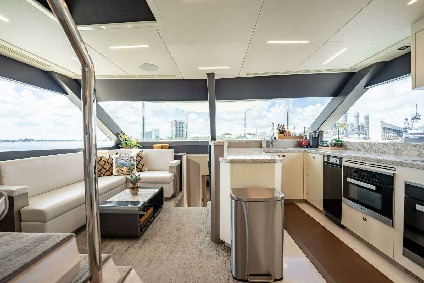 2021 Ocean Alexander 27 Explorer - Image 26