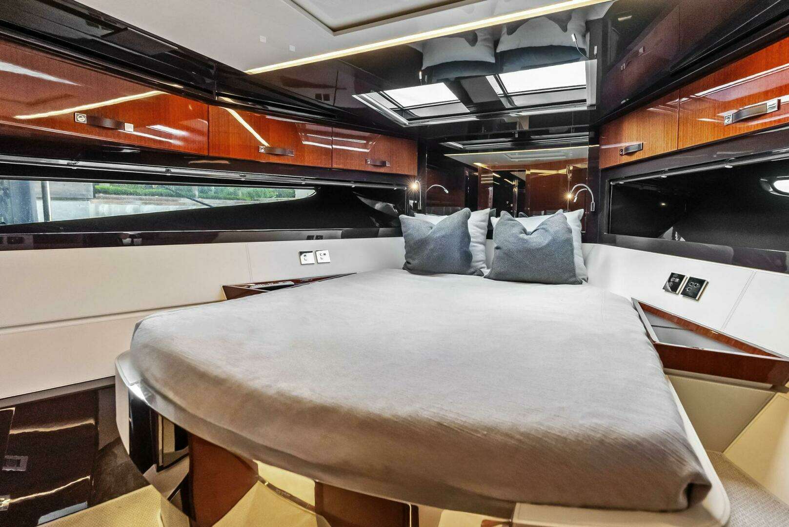 2021 Riva 56' Rivale - Image 48