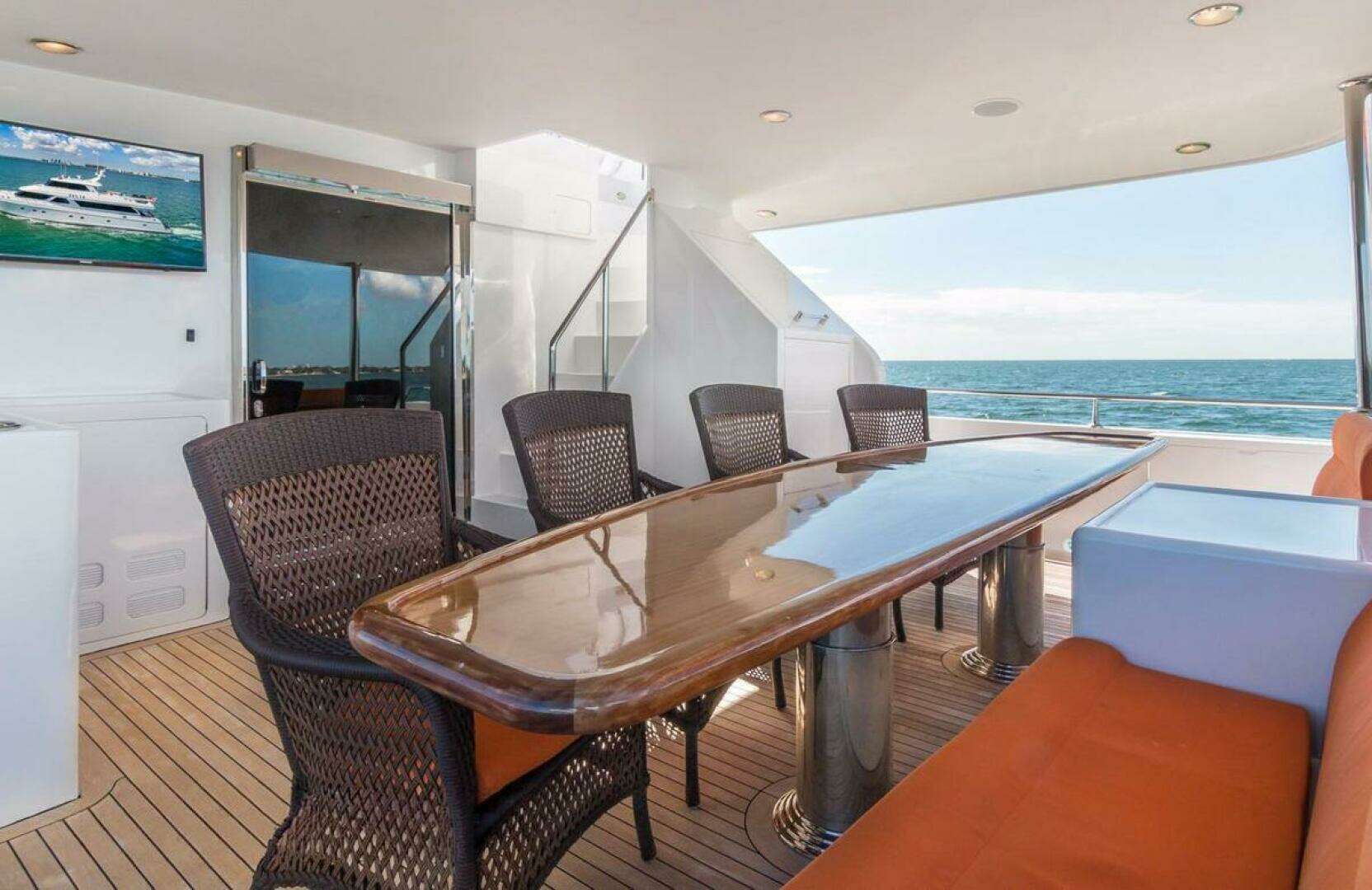 2008 Ocean Alexander 100 Skylounge Megayacht - Image 3
