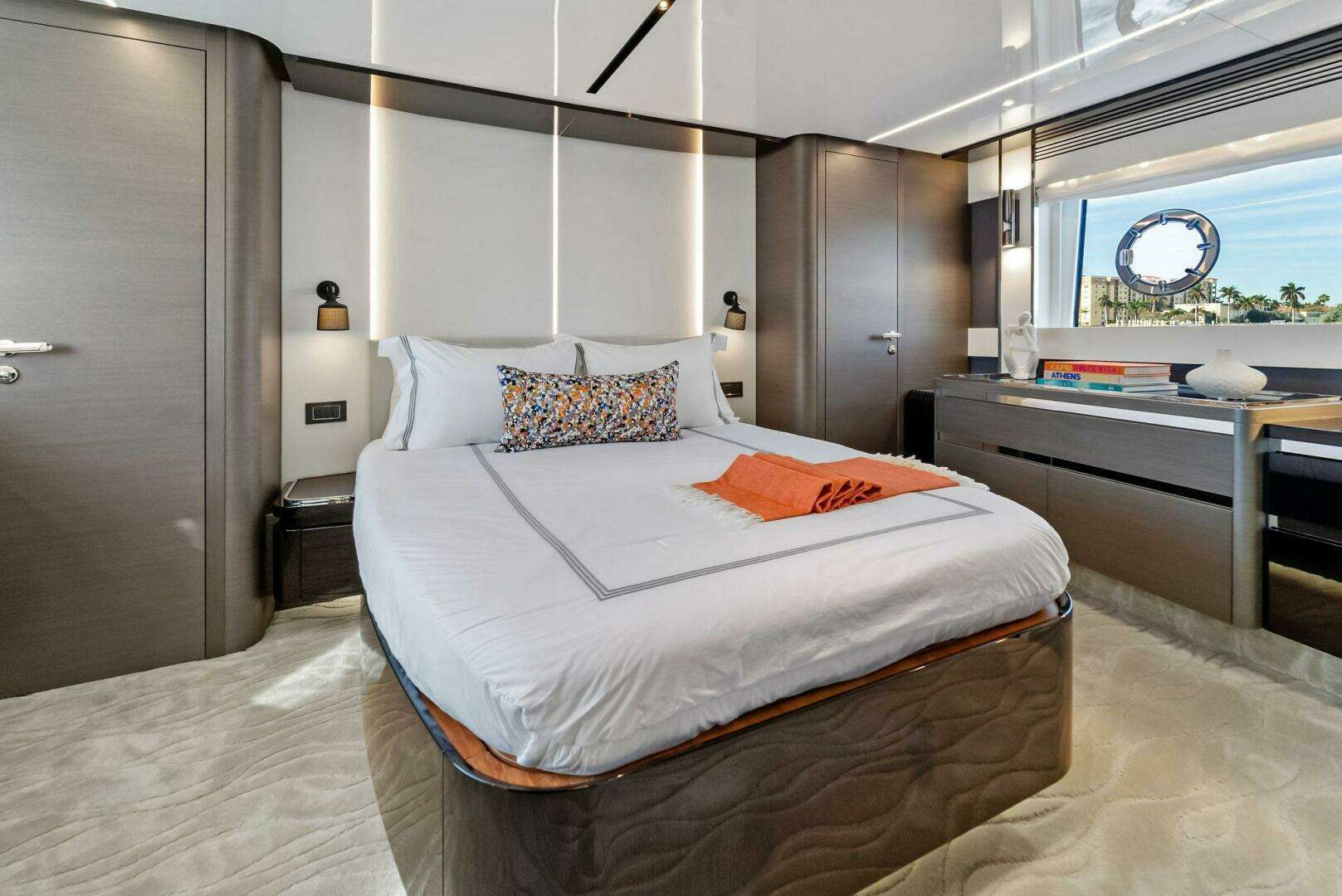 2022 Azimut S8 - Image 29