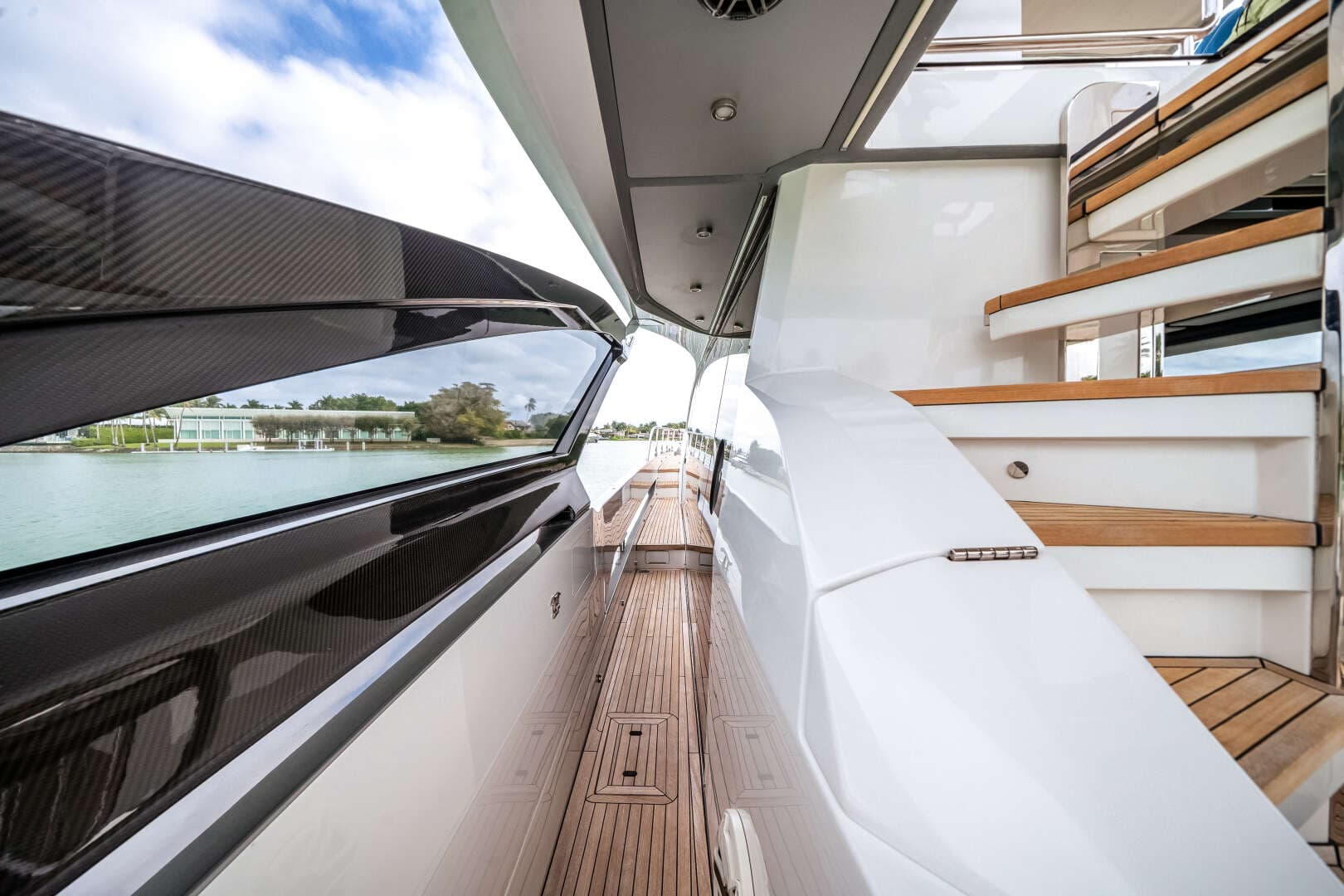 2020 Azimut S8 - Image 17
