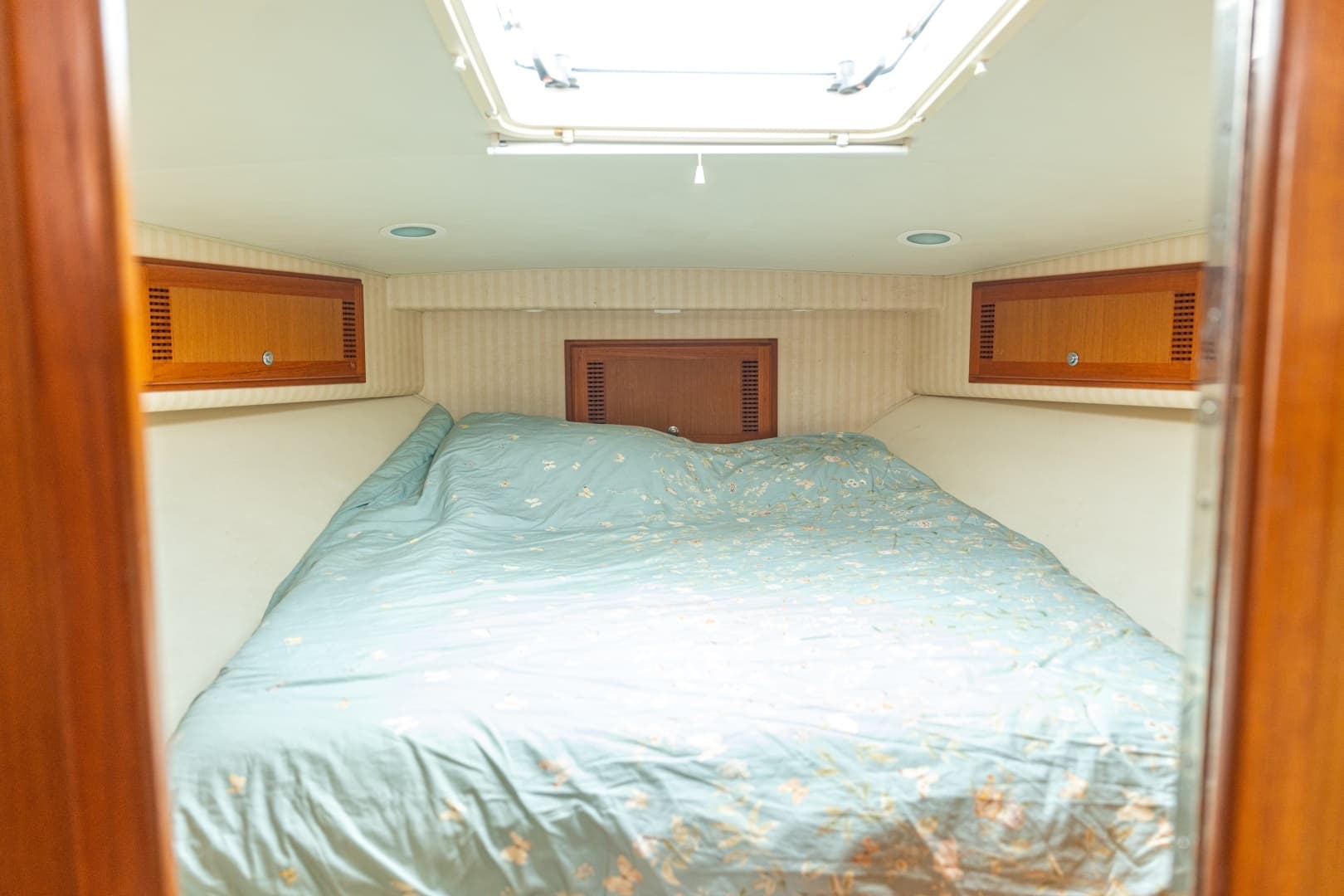2005 Cabo 40 Hardtop Express - Image 36
