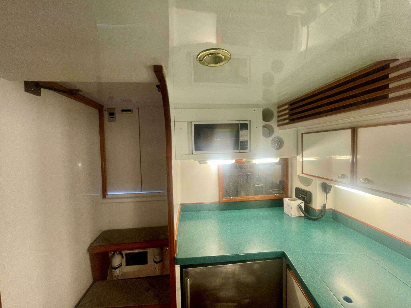 2005 Custom Carolina 40 DeSanti - Image 9