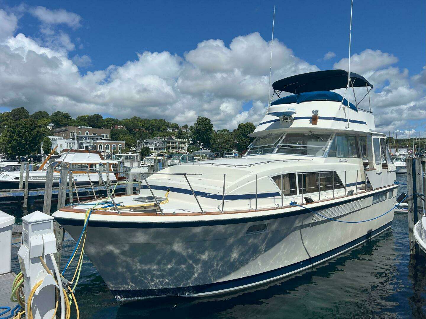 1978 Chris-Craft 410 Motor Yacht - Image 12