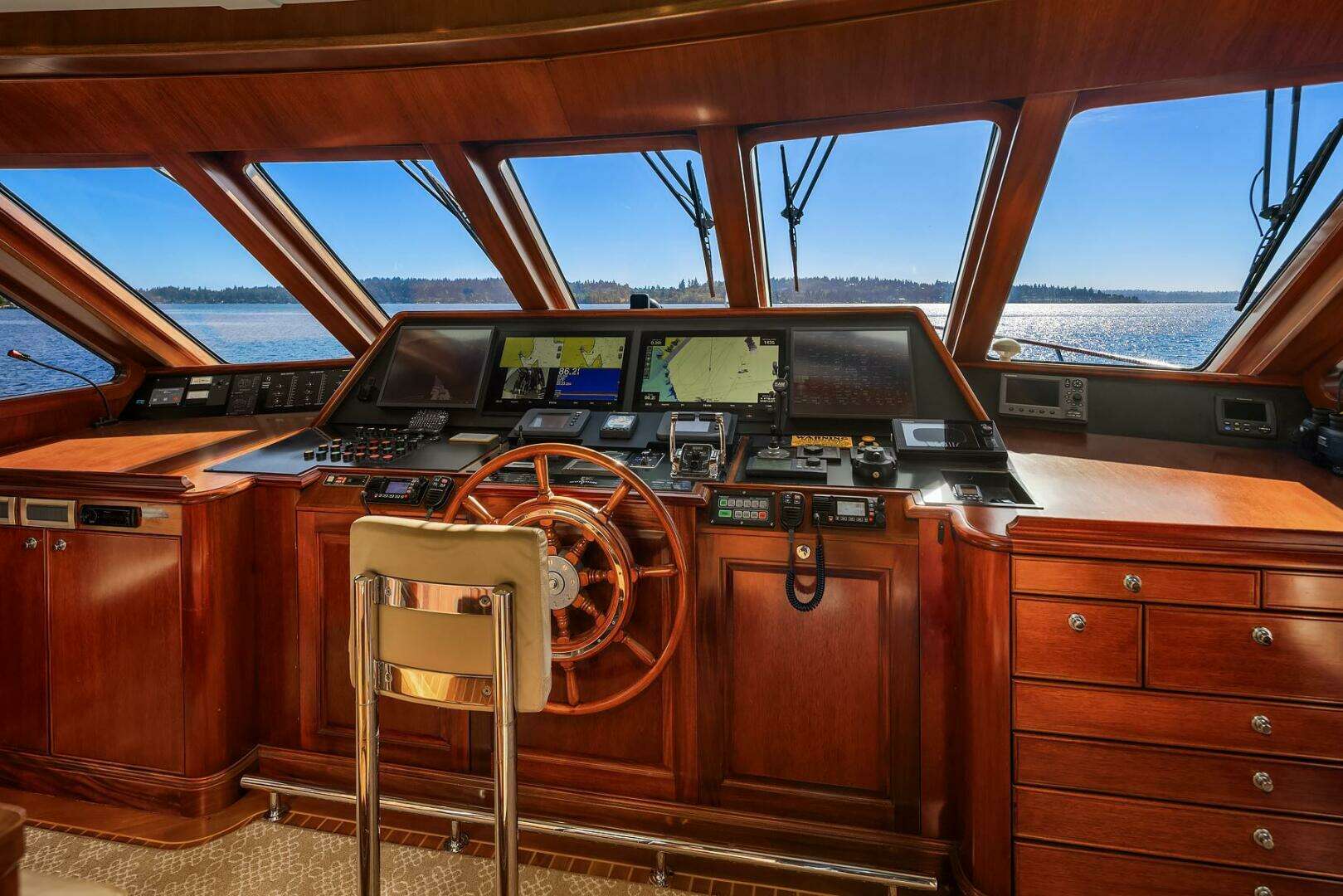 2001 Rayburn Custom Yachts Flush Deck - Image 17