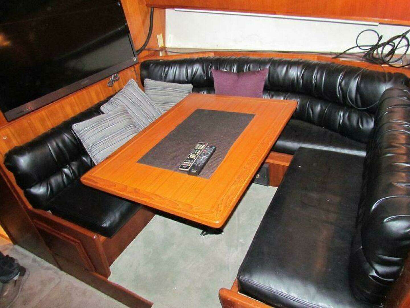 1988 Viking 45 Convertible - Image 6