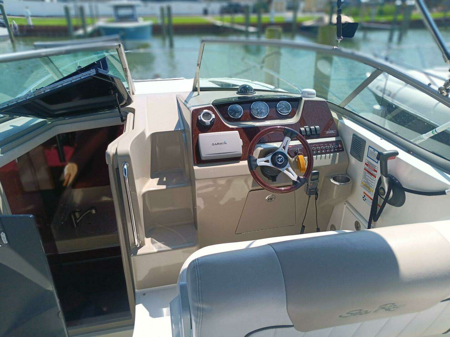 2010 Sea Ray 260 Sundancer - Image 19