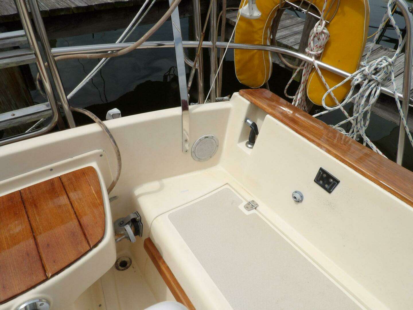 1990 Island Packet 32 - Image 6