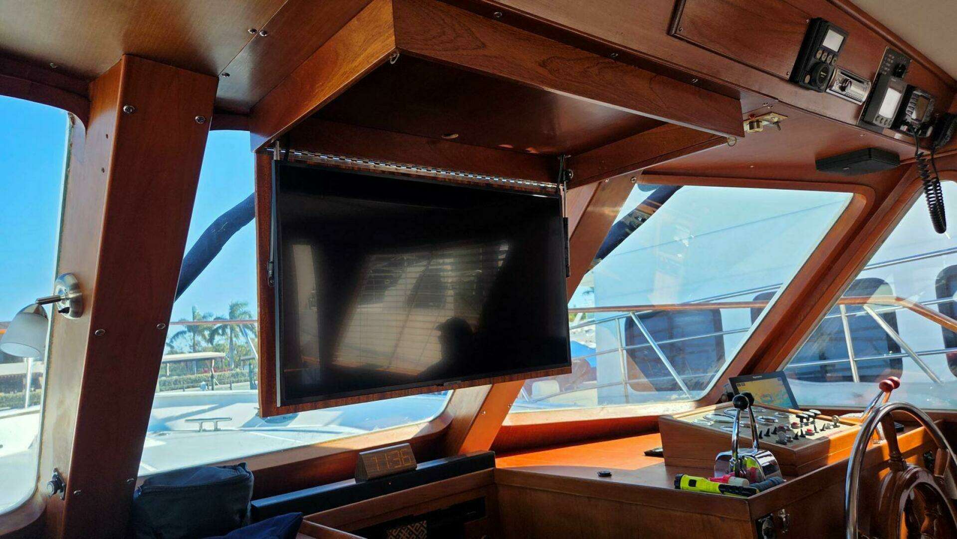 1987 DeFever 48 Tri Cabin - Image 32