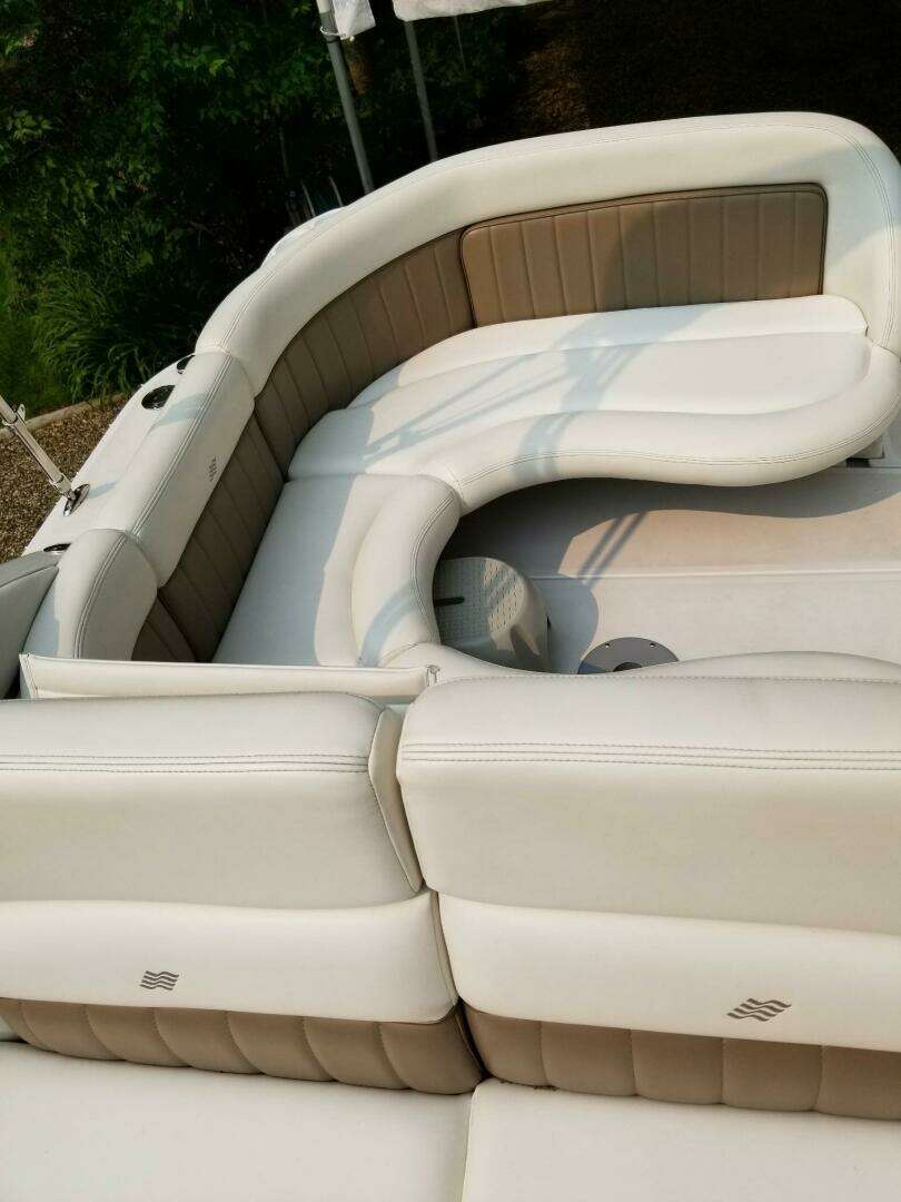 2004 Four Winns 248 Vista - Image 13