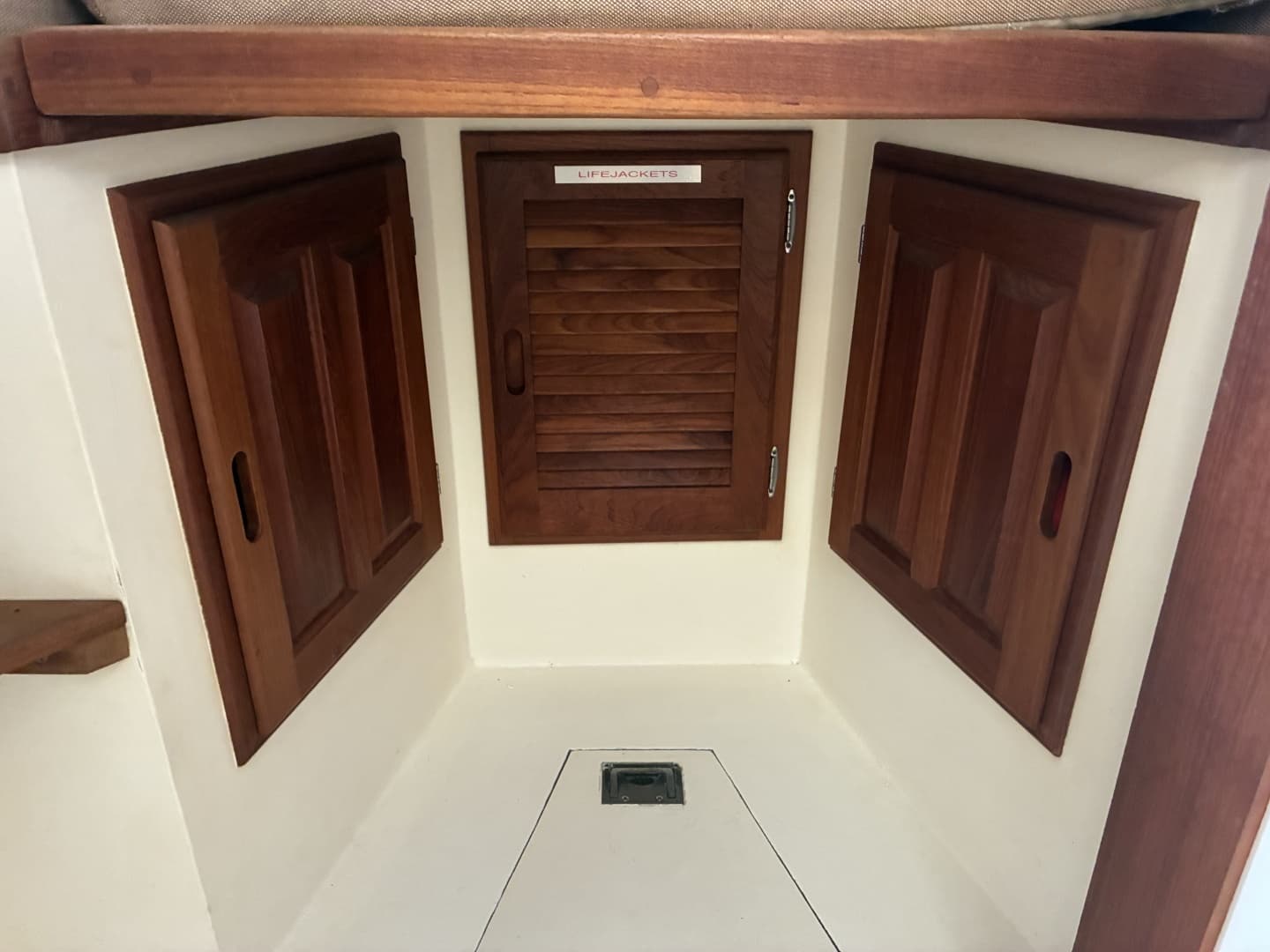 1989 Duffy 35 Flybridge - Image 16