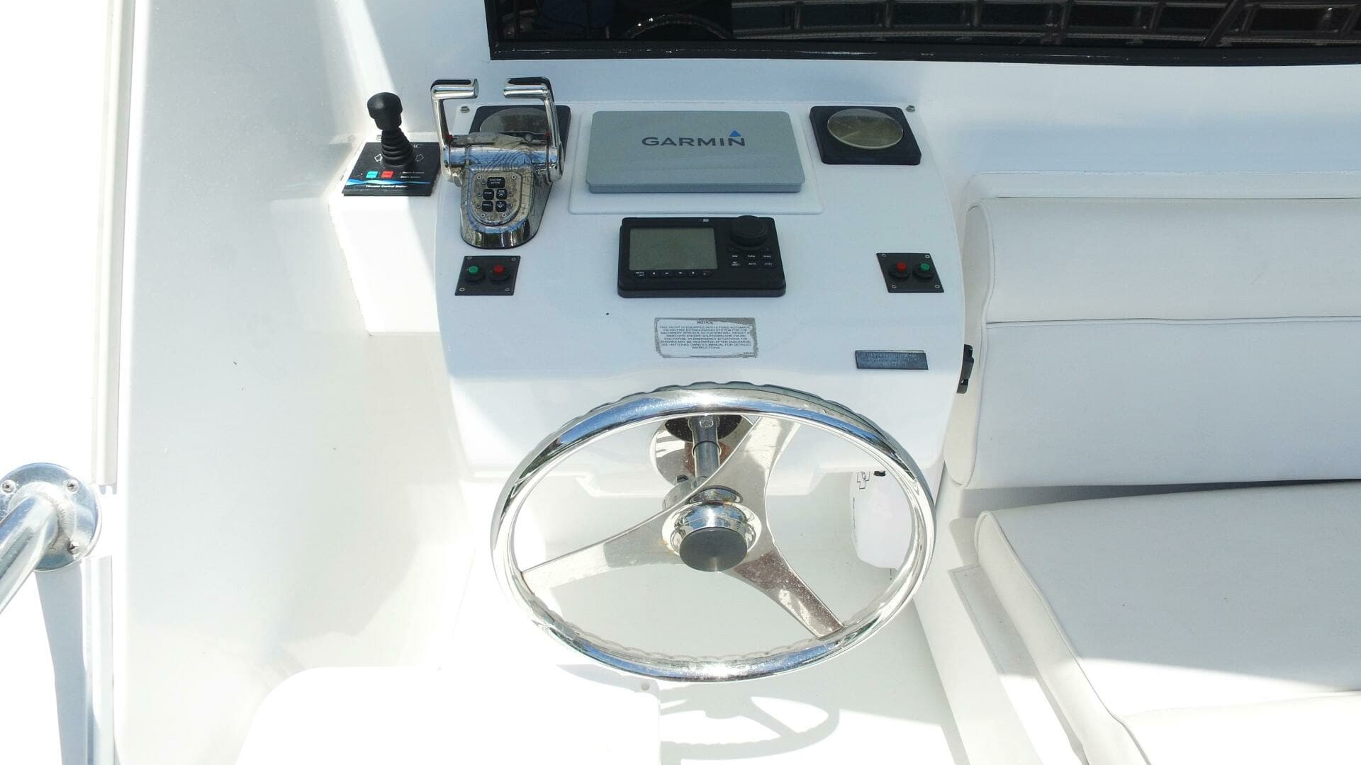 2006 Hatteras 68 Convertible - Image 24
