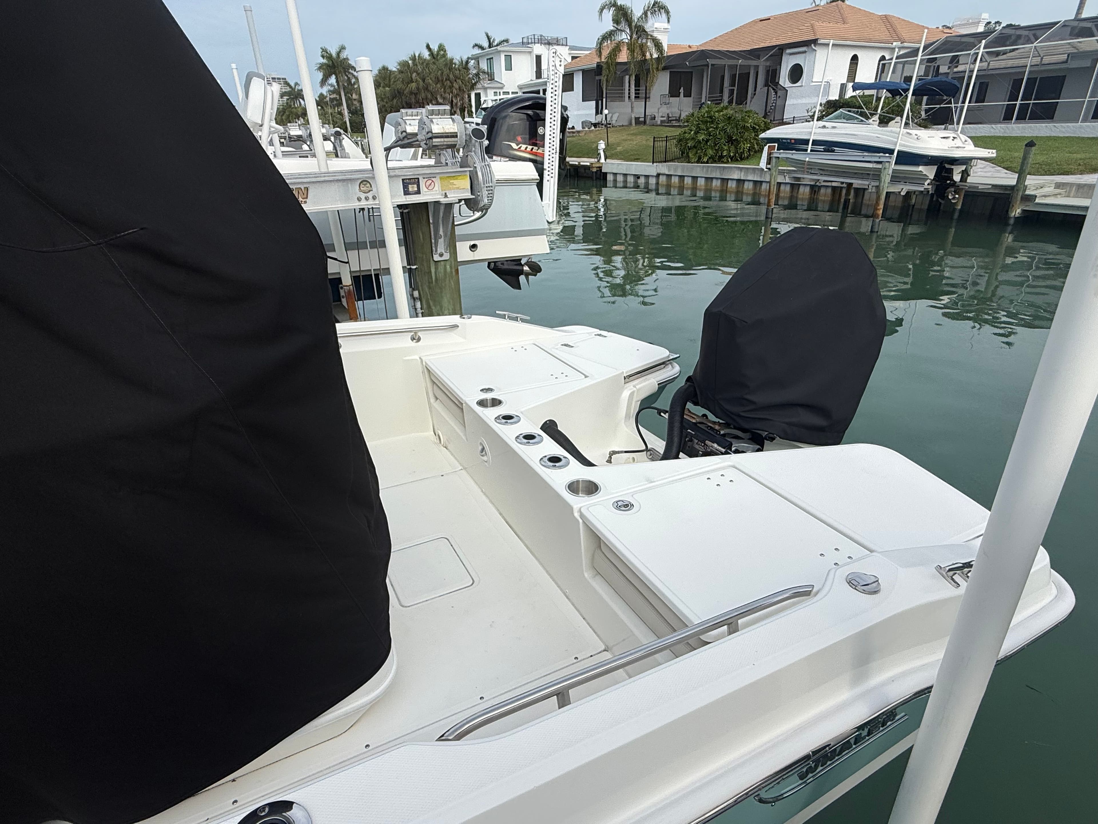 2024 Boston Whaler Dauntless - 8