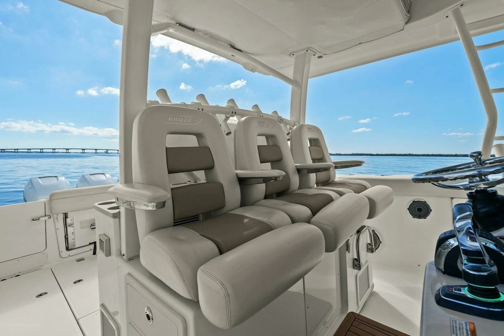 2019 Boston Whaler 380 Outrage - Image 9