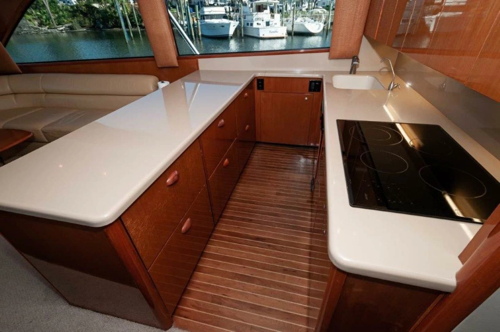 2001 Viking 61 Convertible - Image 8