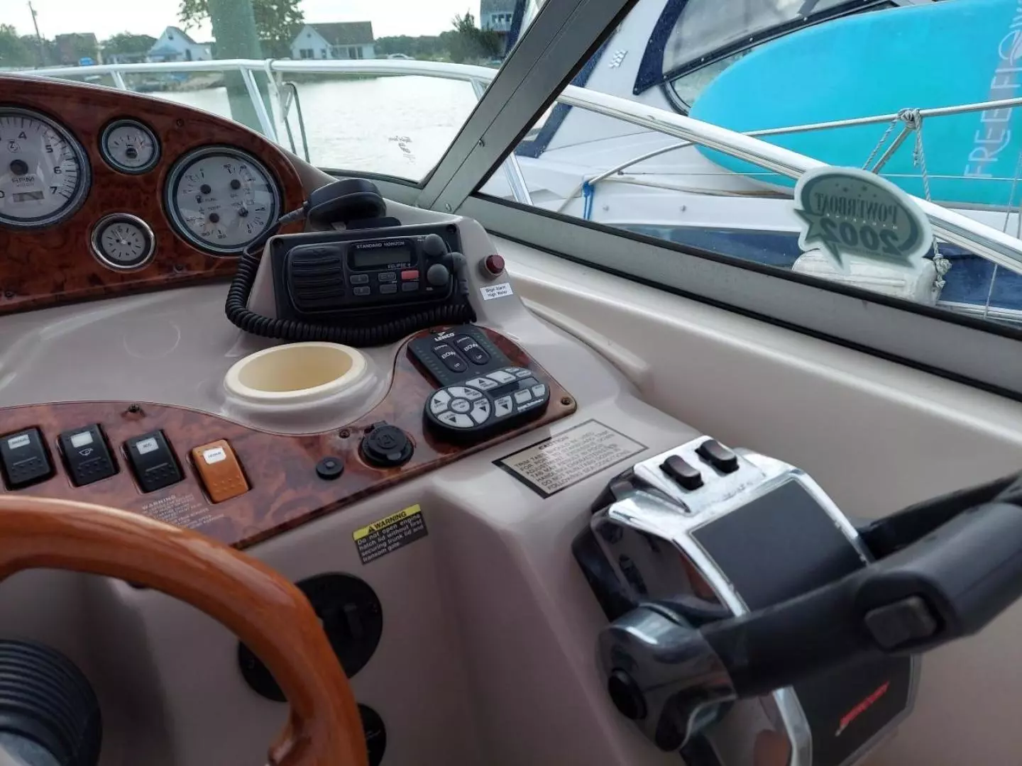 2004 Rinker 342 Fiesta Vee - Image 36